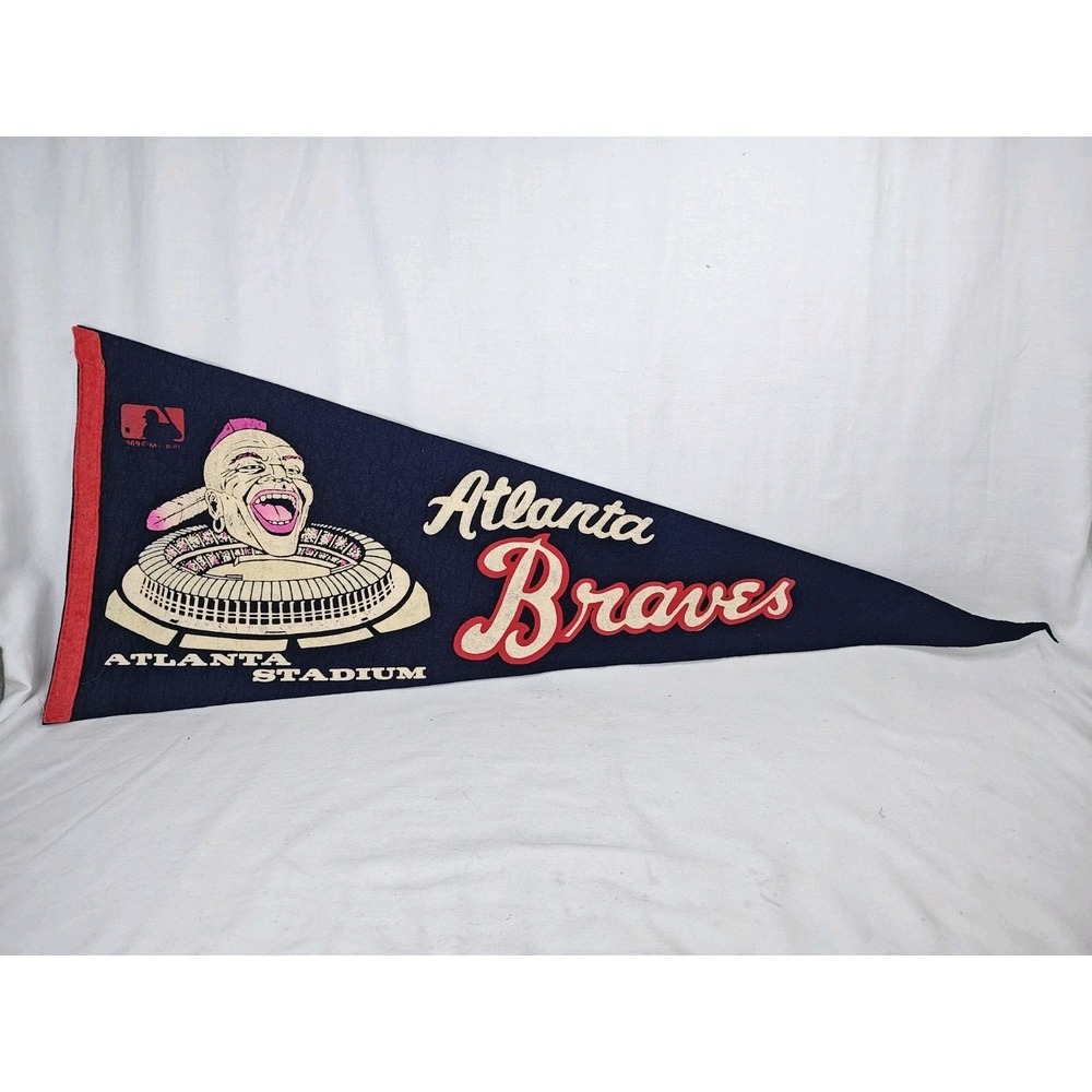 Vintage 1969 Atlanta Braves Felt Pennant Screaming Indian Stadium Baseball 29"